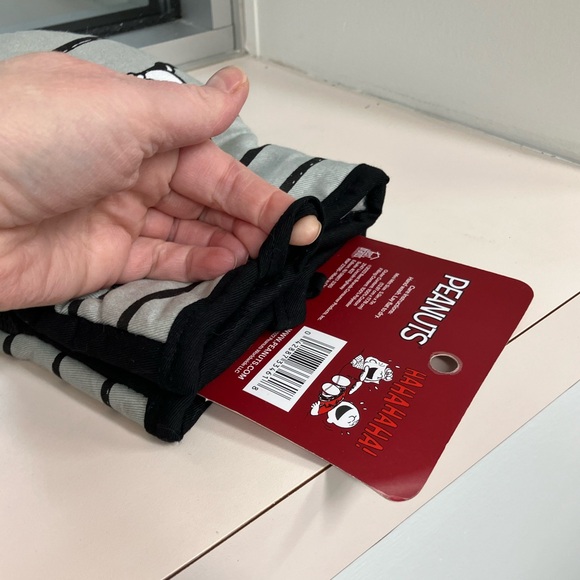 Peanuts 2 Pack Mini Mitts - Picture 6 of 8